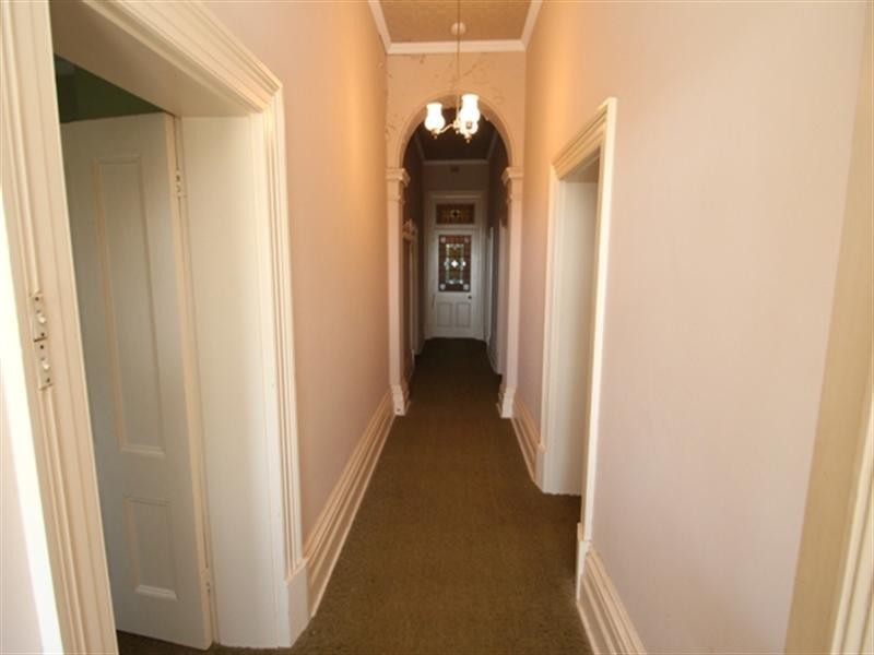 30 Victoria Road, Clare SA 5453