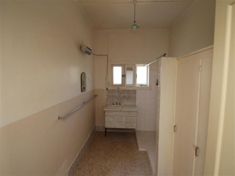 30 Victoria Road, Clare SA 5453