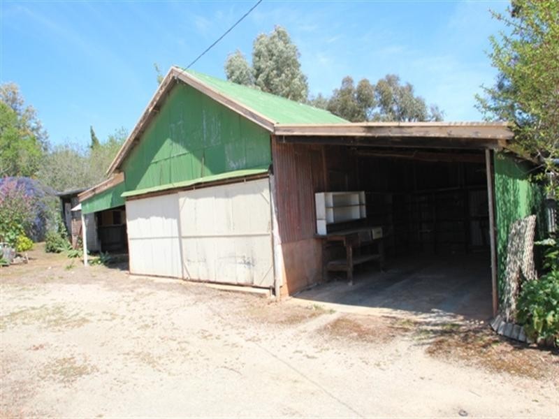 30 Victoria Road, Clare SA 5453