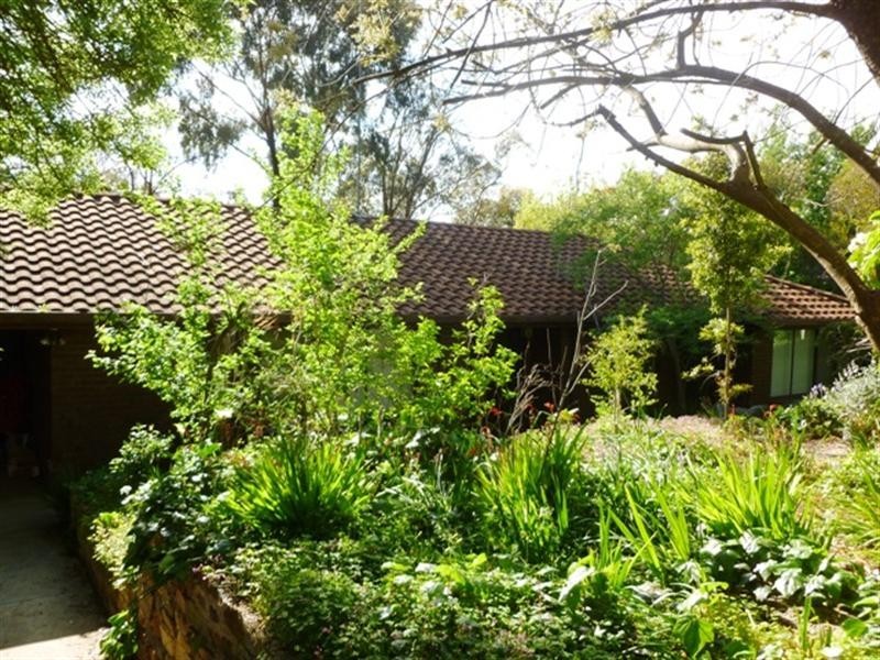 9 Beare Street, Clare SA 5453
