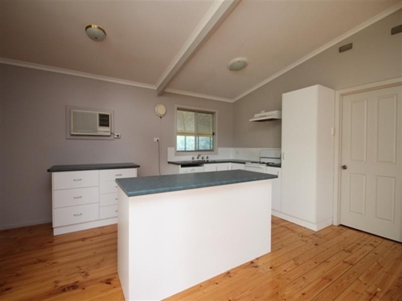 28 Guilford Street, Clare SA 5453