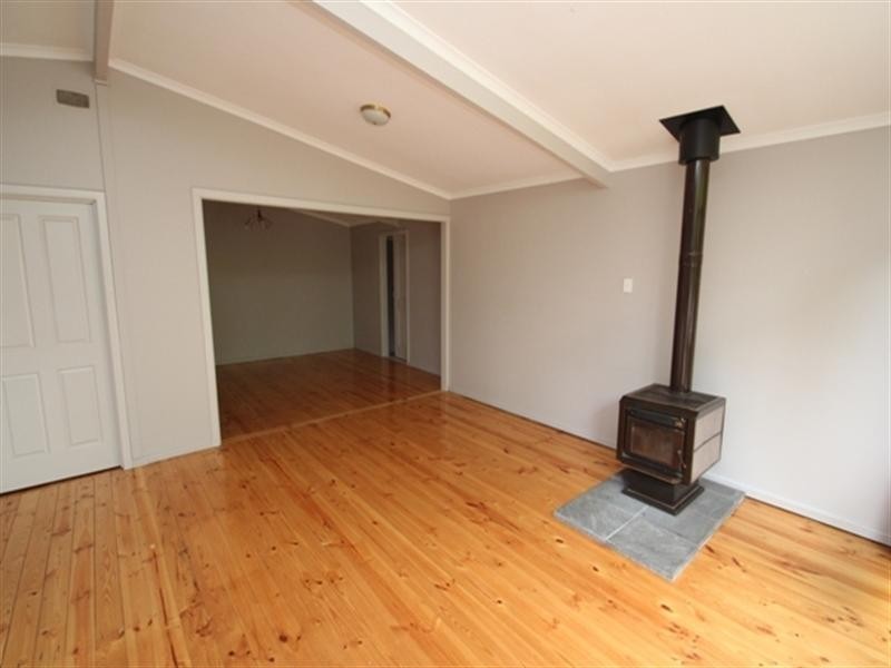 28 Guilford Street, Clare SA 5453