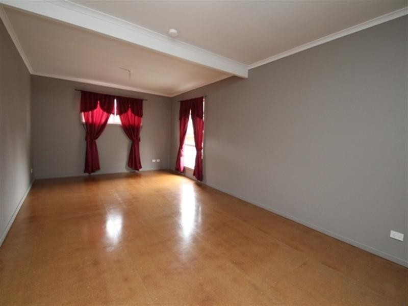 28 Guilford Street, Clare SA 5453