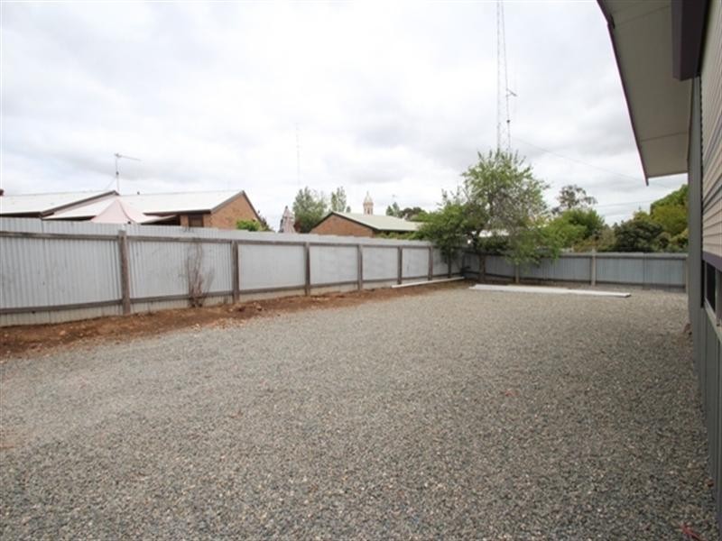 28 Guilford Street, Clare SA 5453