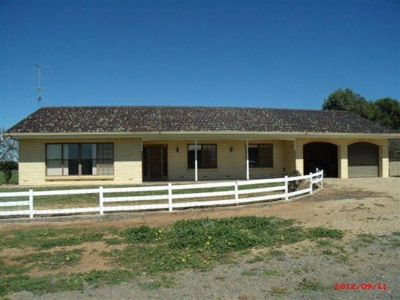 . Barton Hill Road, Black Springs SA 5413