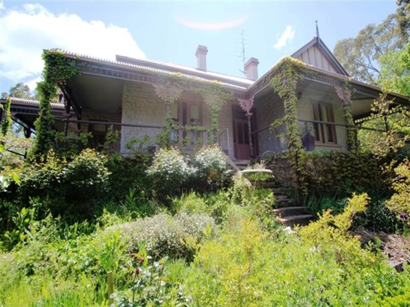 4 New Road, Clare SA 5453