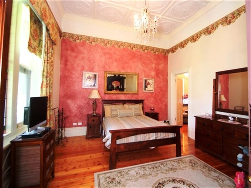 4 New Road, Clare SA 5453