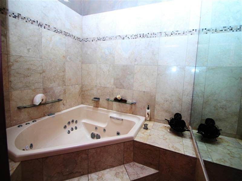 4 New Road, Clare SA 5453