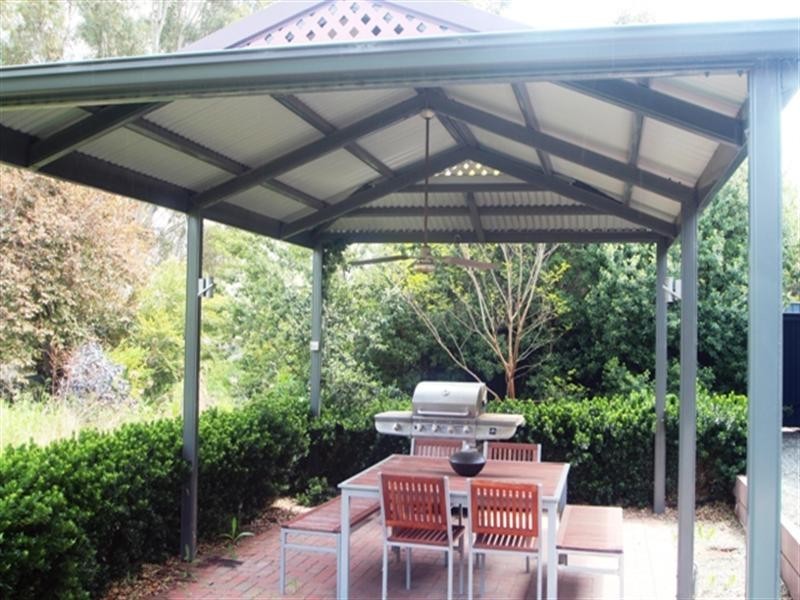 4 New Road, Clare SA 5453