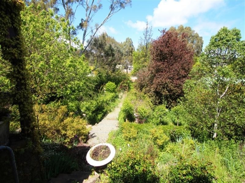 4 New Road, Clare SA 5453