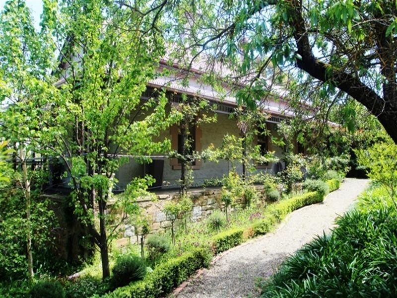 4 New Road, Clare SA 5453