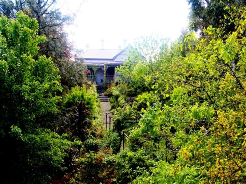 4 New Road, Clare SA 5453