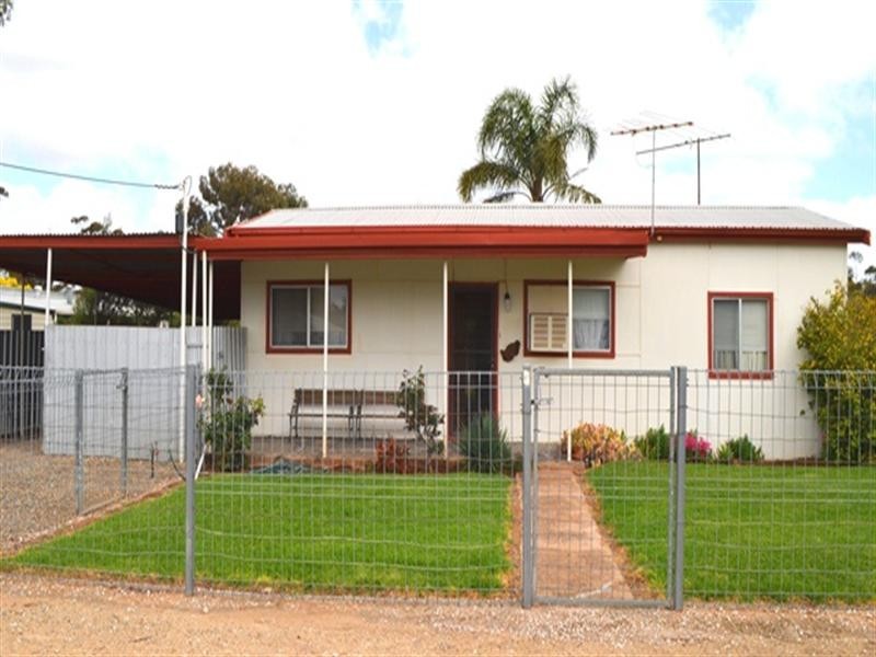 1 fifth Street, Owen SA 5460