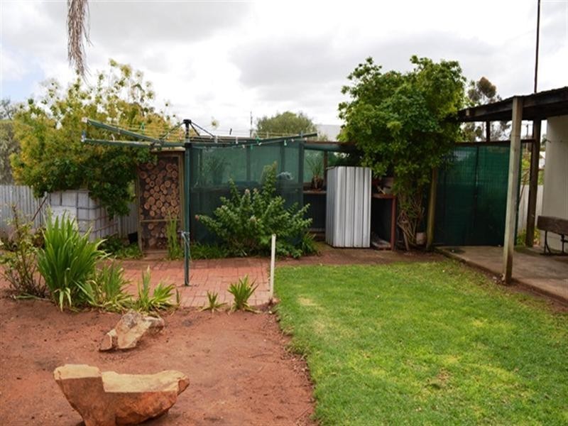 1 fifth Street, Owen SA 5460