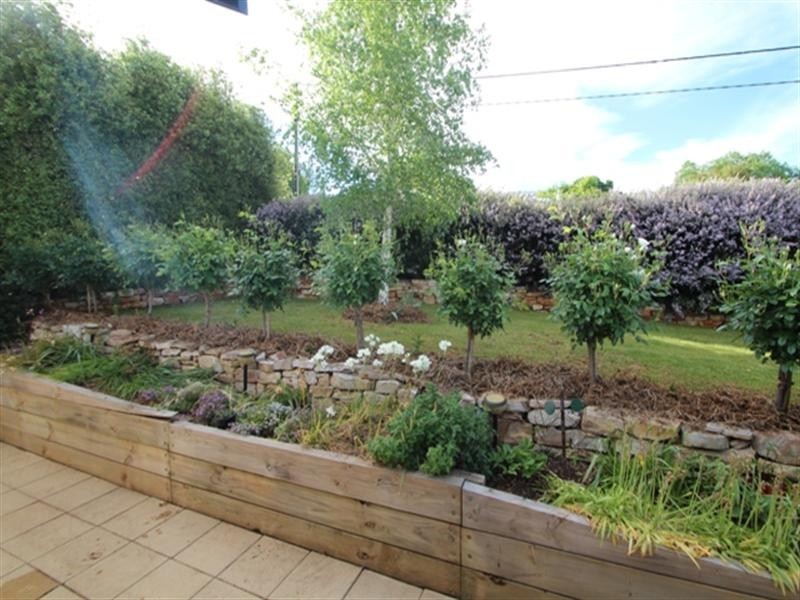 16 Kelly Street, Clare SA 5453