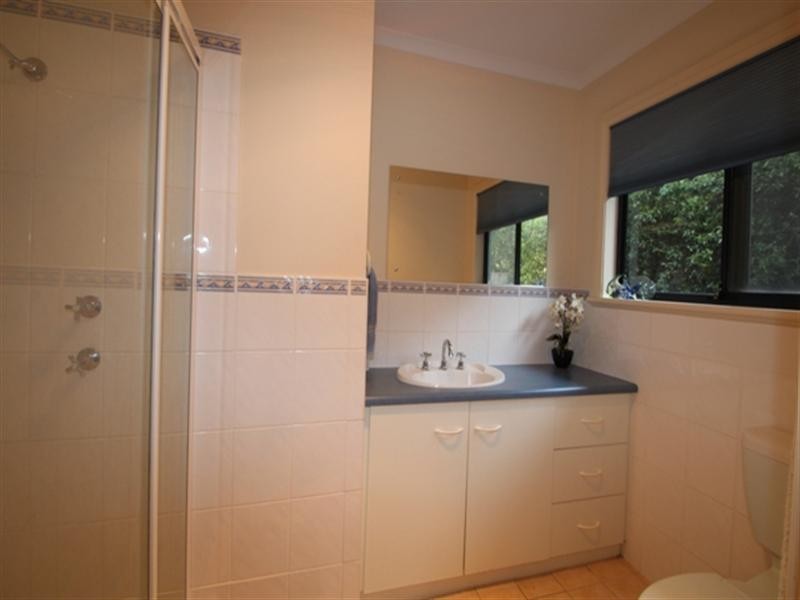 16 Kelly Street, Clare SA 5453