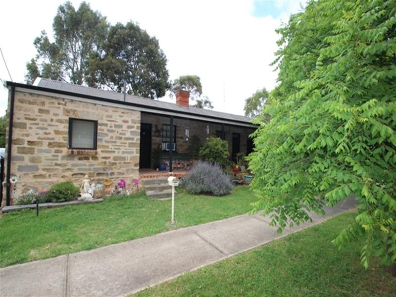 52A and 52B Victoria Road, Clare SA 5453
