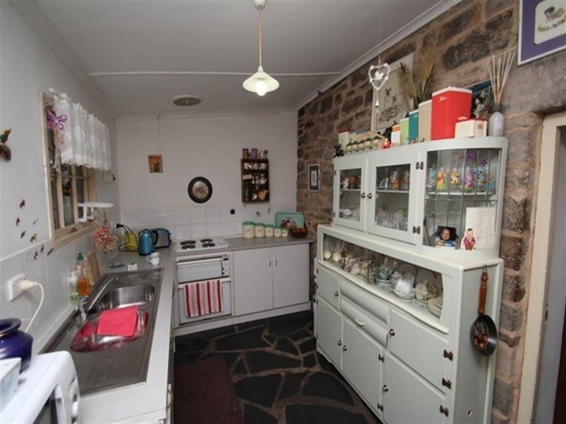 52A and 52B Victoria Road, Clare SA 5453