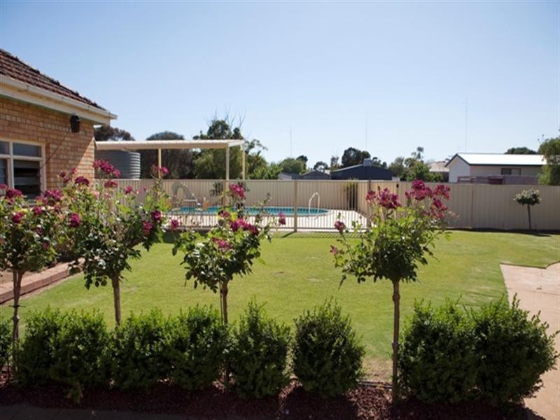 13 Hawker Street, Yacka SA 5470