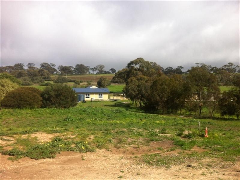 32 West Road, Watervale SA 5452