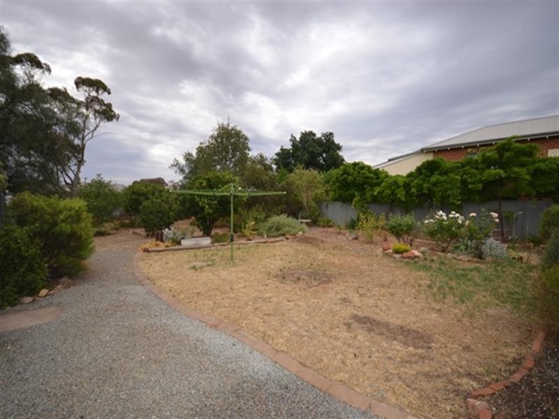 17 Guildford Street, Blyth SA 5462
