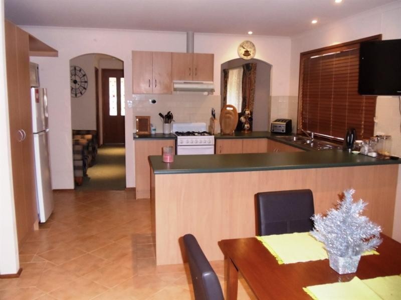7 Barton Road, Tiddy Widdy Beach SA 5571