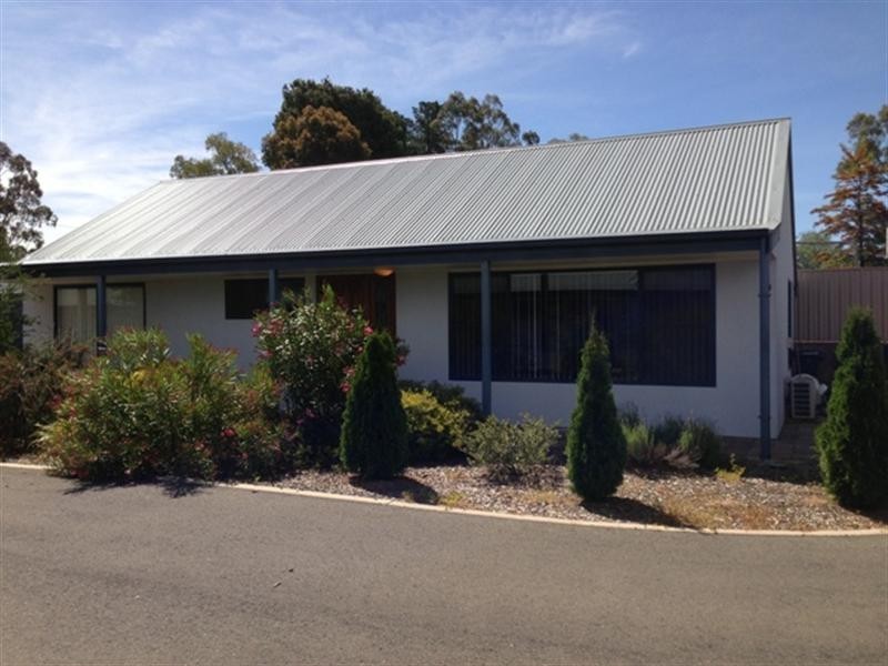 2/8 Beare Street, Clare SA 5453