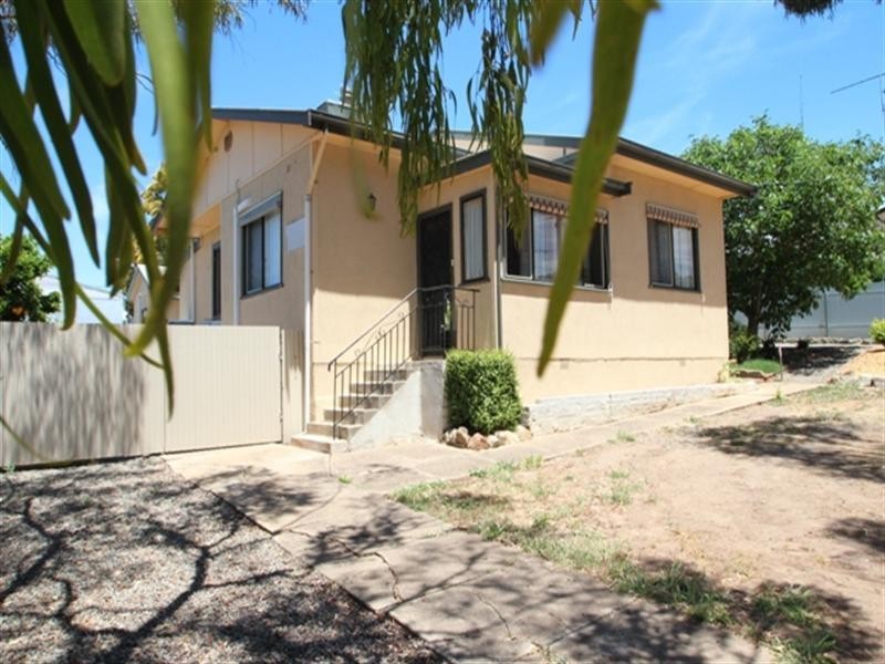 44 Essington Avenue, Clare SA 5453