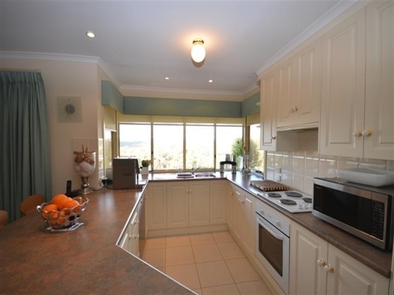 14 Michael Court, Clare SA 5453