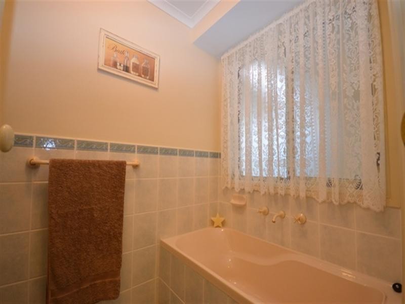 14 Michael Court, Clare SA 5453