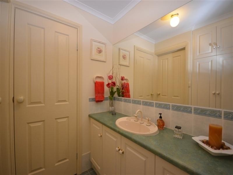 14 Michael Court, Clare SA 5453