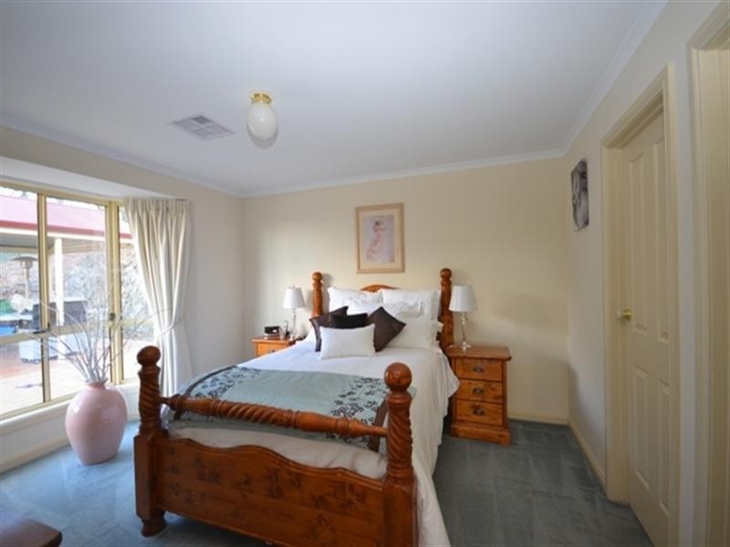 14 Michael Court, Clare SA 5453