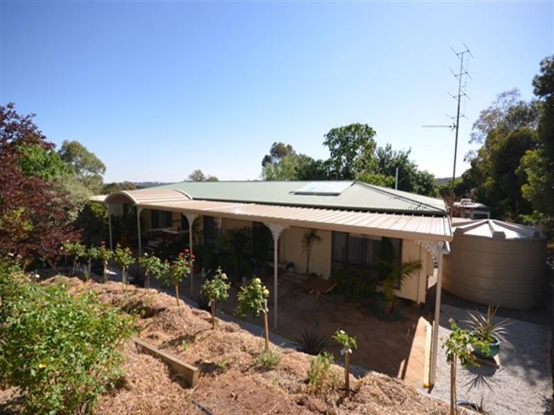 62 Neagles Rock Road, Clare SA 5453
