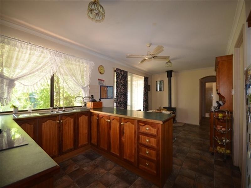 62 Neagles Rock Road, Clare SA 5453