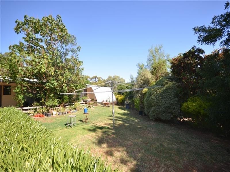 62 Neagles Rock Road, Clare SA 5453