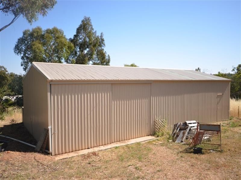 62 Neagles Rock Road, Clare SA 5453