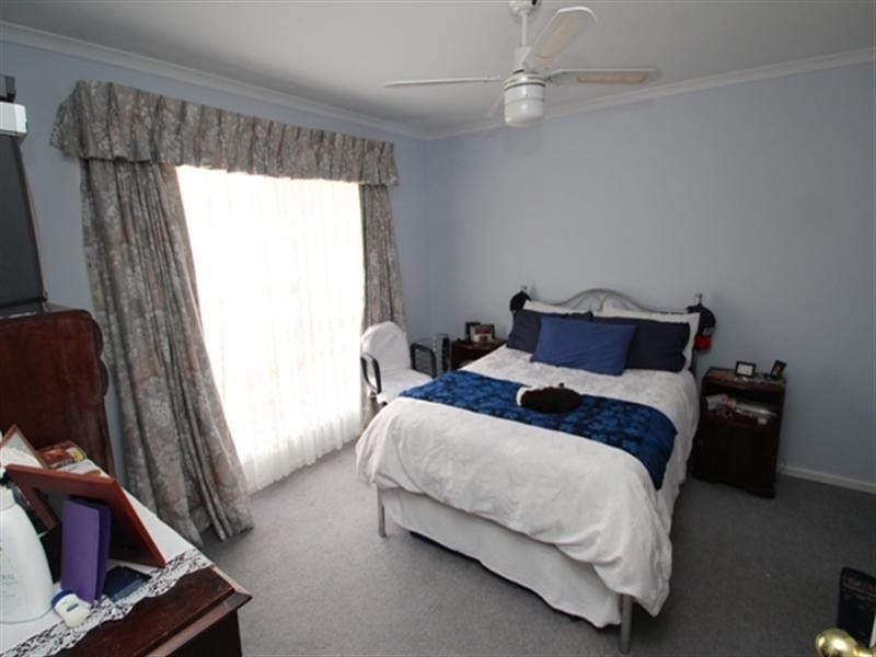 3 Michael Court, Clare SA 5453