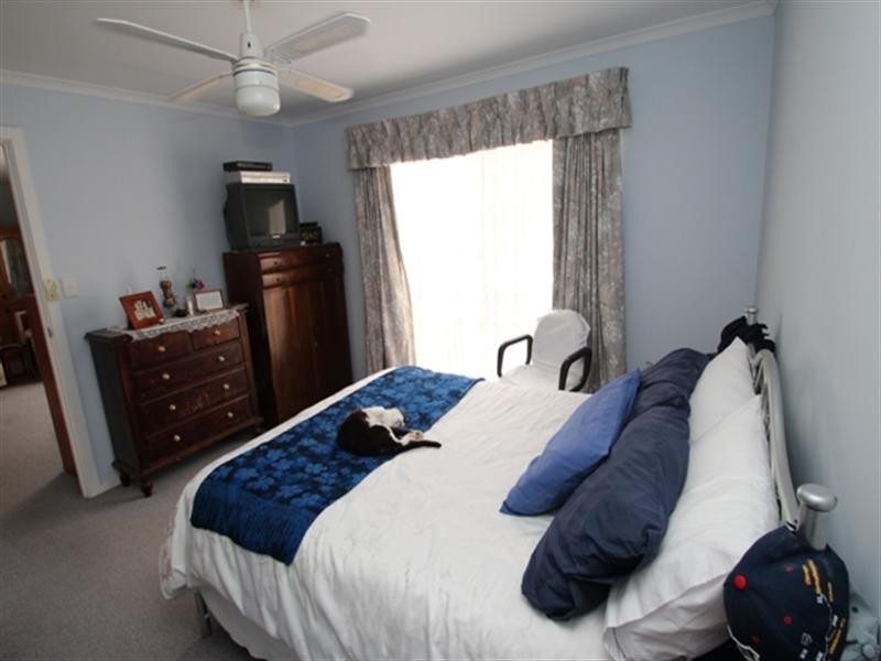 3 Michael Court, Clare SA 5453