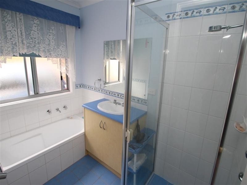 3 Michael Court, Clare SA 5453