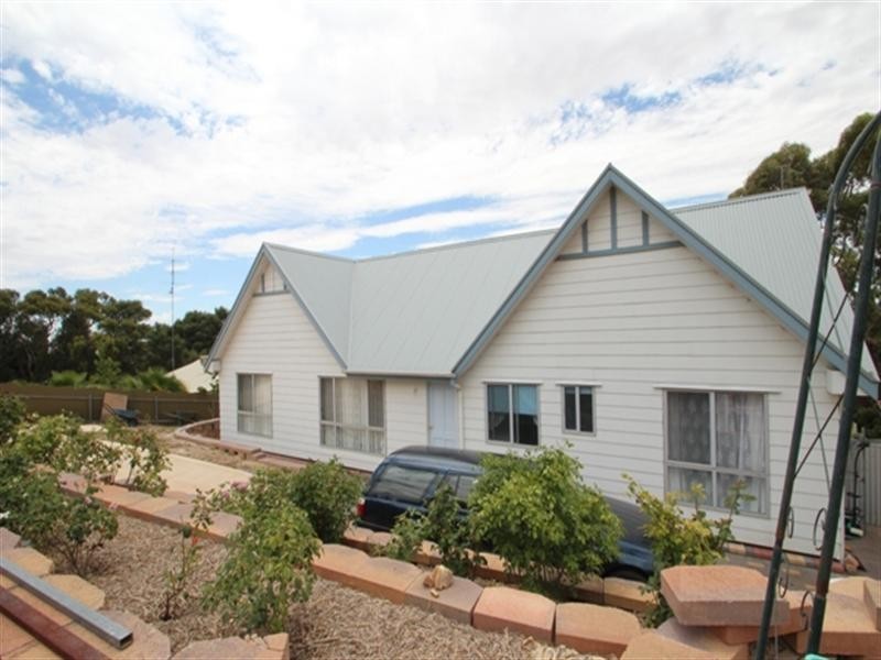 3 Michael Court, Clare SA 5453