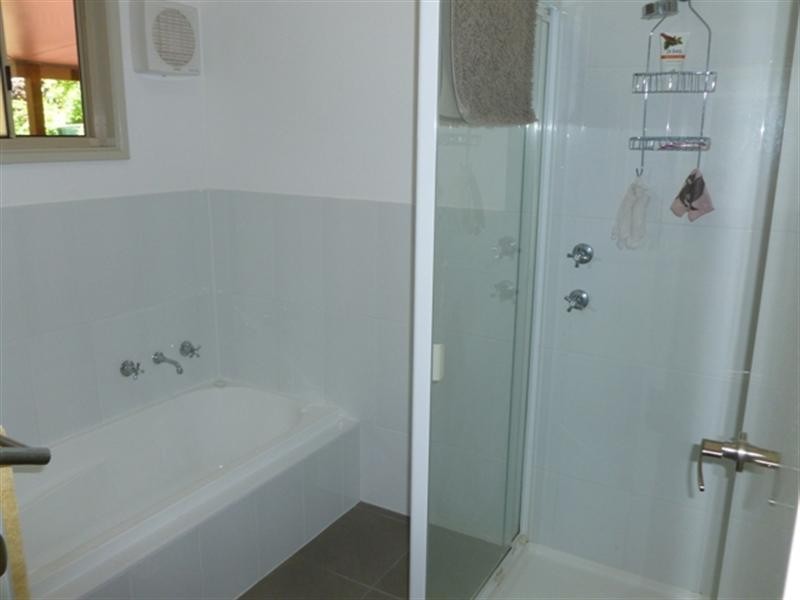 49 Victoria Road, Clare SA 5453