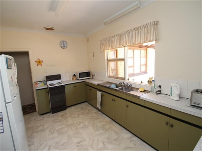 13 Queen Street, Burra SA 5417