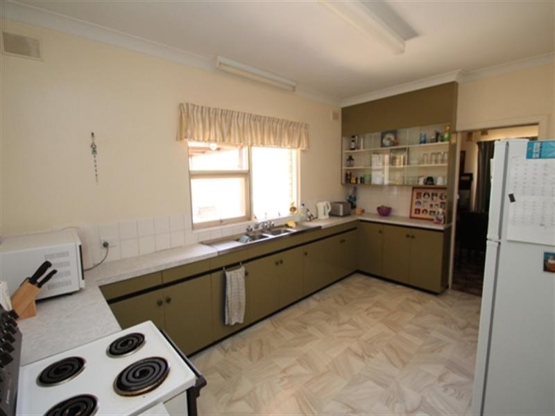 13 Queen Street, Burra SA 5417