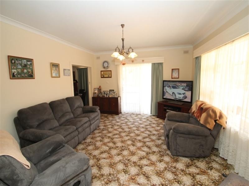 13 Queen Street, Burra SA 5417