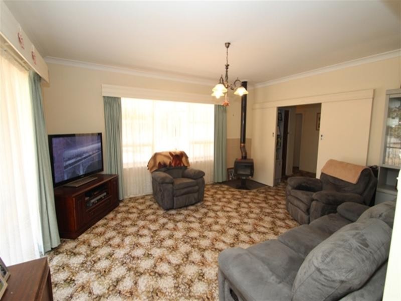 13 Queen Street, Burra SA 5417