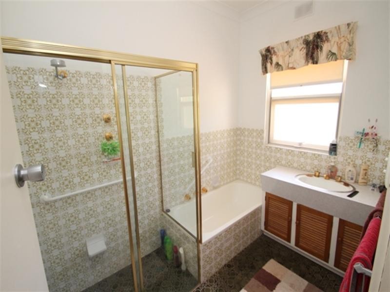 13 Queen Street, Burra SA 5417