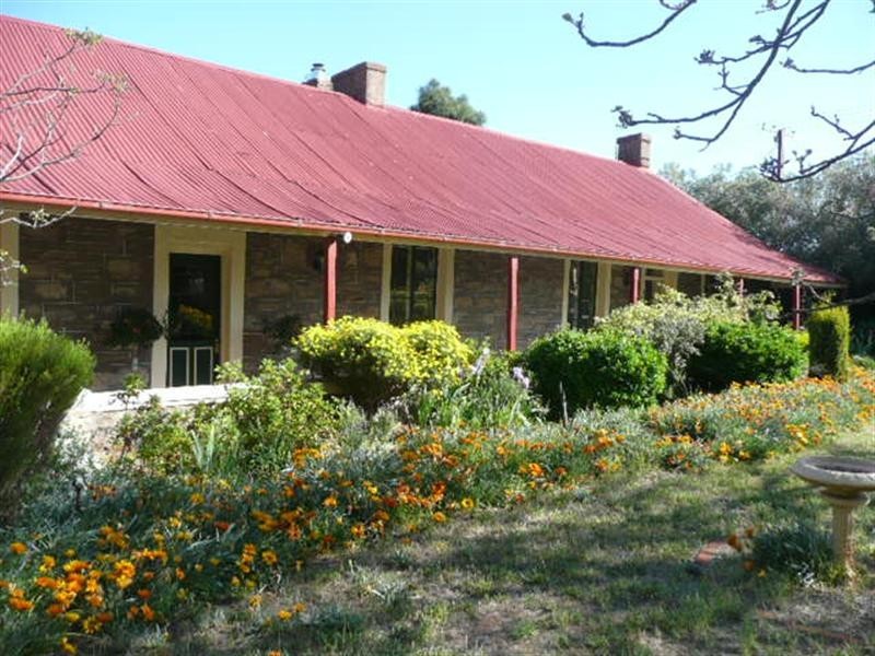 16 Smelts Road, Burra SA 5417