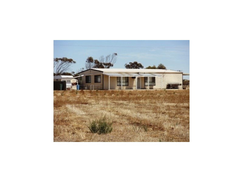 1 Falie Drive, Price SA 5570