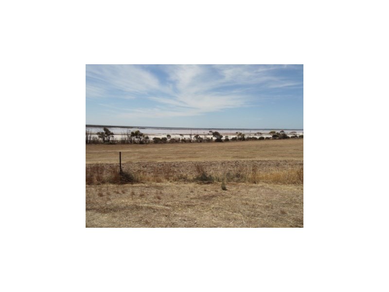 1 Falie Drive, Price SA 5570