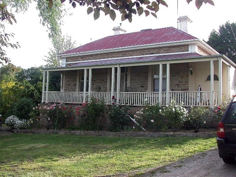 18 Harriett Street, Clare SA 5453